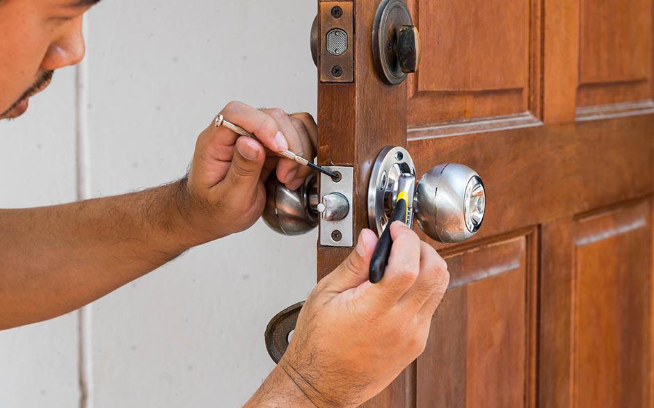 artisan serrurier ouverture de porte Domont
